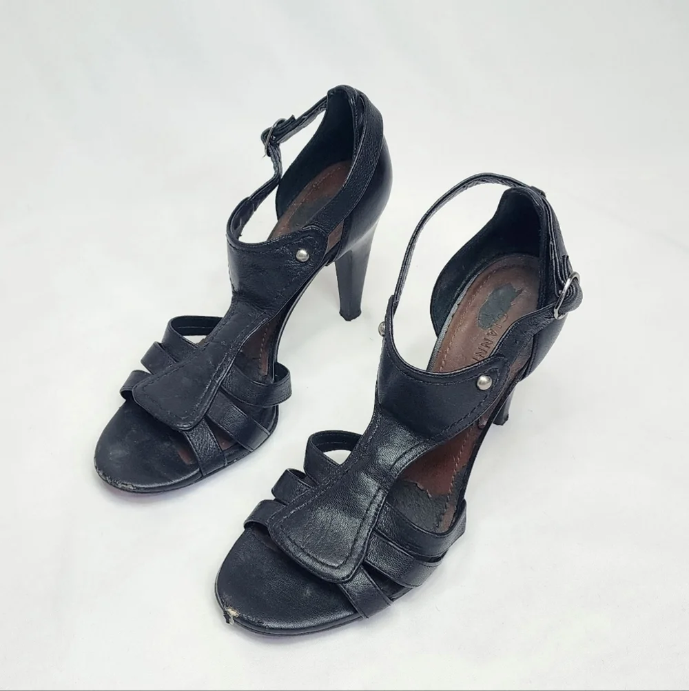 Gianni Bini Black Leather Strappy Heels
